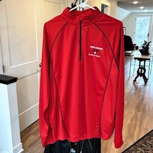 Wisconsin Badgers Quarter Zip Pullover - Men’s Size Large